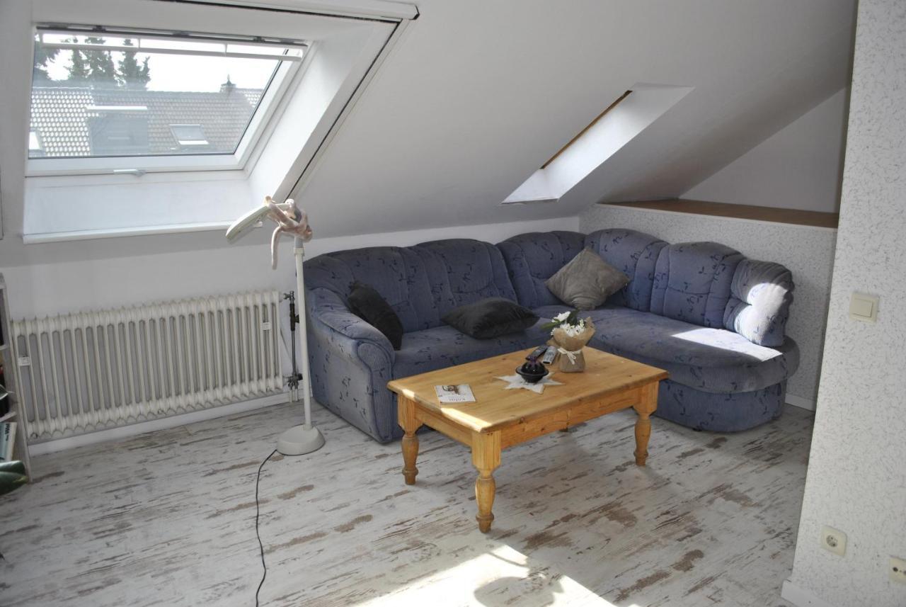 Gemuetliche Zimmer Im Einfamilienhaus Keulen Buitenkant foto